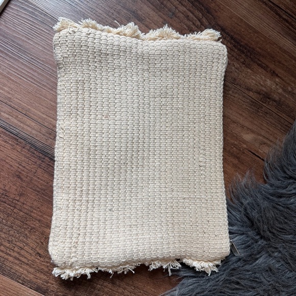 Textured Cream Clutch - Picture 2 of 3